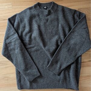 Uniqlo Men's Charcoal Crewneck Sweater